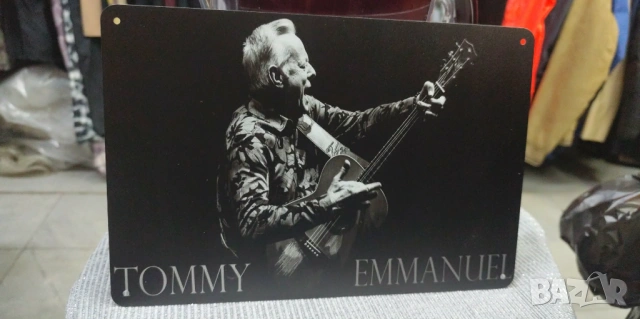 Tommy Emmanuel-метална табела(плакет), снимка 2 - Китари - 54084888