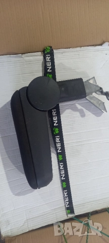 Подлакътник за VW Golf IV, снимка 2 - Части - 51479711