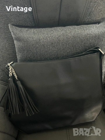 Черна удобна изчистена качествена чанта , снимка 3 - Чанти - 53413332
