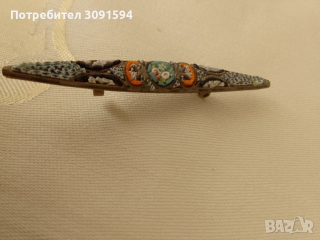 Автентична старинна брошка, която е ръчно изработена от цветно Венецианско стъкло - Венецианска моза, снимка 5 - Антикварни и старинни предмети - 51769548