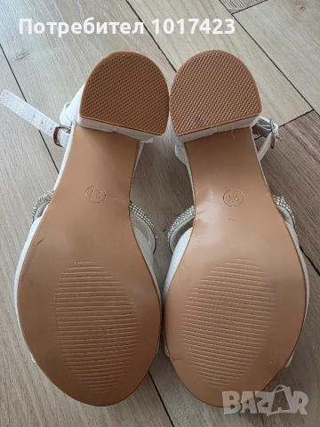 Детски сандали на ток с камъни, снимка 4 - Детски сандали и чехли - 51563271