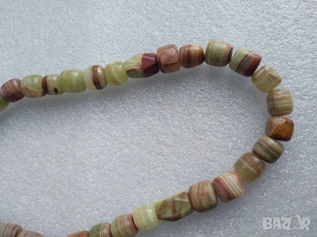 Броеница от естествен, полускъпоценен камък, снимка 4 - Колиета, медальони, синджири - 54077648
