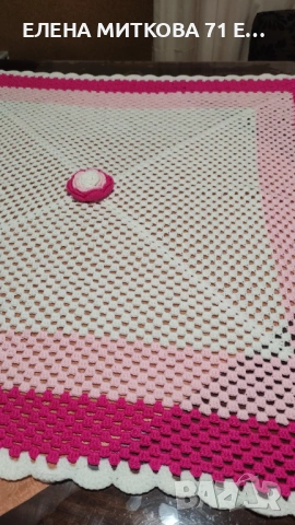 Покривка плетена на една кука с обемно цвете в центъра, снимка 7 - Покривки за маси - 53013676