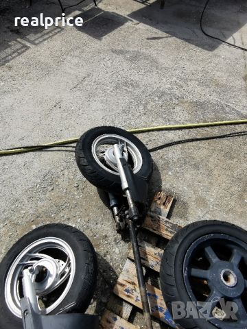 Джанти с гуми за скутери, снимка 2 - Части - 45384676