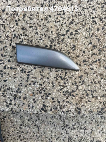 Малка горна лайсна предна дясна врата на Range Rover Evoque само за 50Eur. BJ32-29426