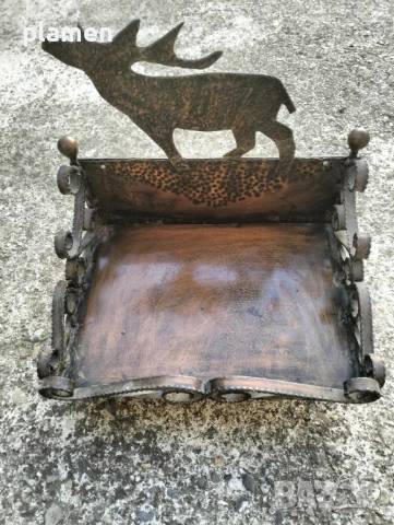 Стара медна етажерка