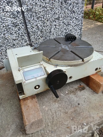 Кръгла делителна Маса. оптична. отлична, снимка 1