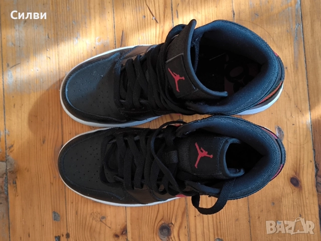 Кецове Air Jordan 1 Retro High 36.5, снимка 3 - Кецове - 52524440