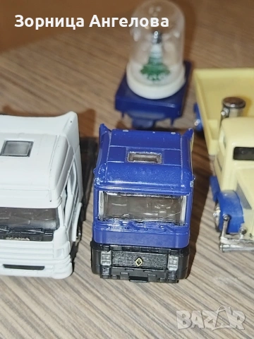 Колекционерски камиончета Мерцедес Сканиа, Рено и др. , снимка 6 - Колекции - 53903384