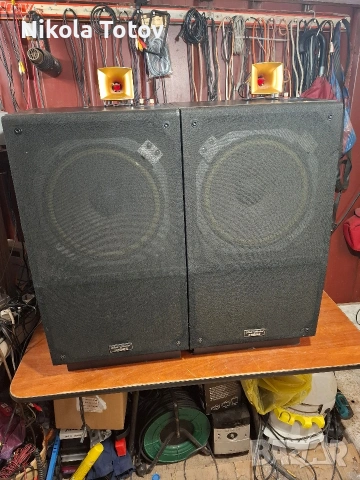 Продават се тонколони Fisher SP-7000BX. 