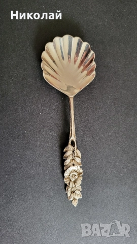 Много красива сребърна лъжичка, лъжица 