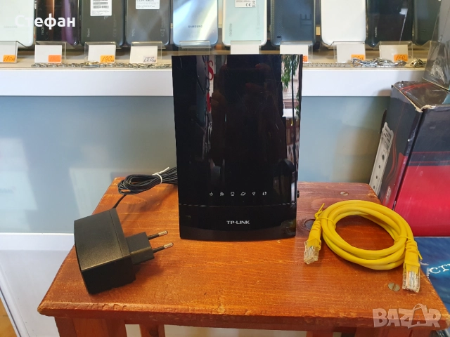 Безжичен двулентов рутер TP-LINK AC750 В отлично техническо и визуално състояние. С адаптер и кабел.