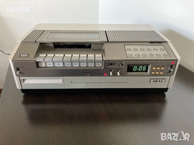 AKAI VS-9700EGN VINTAGE RETRO VHS ВИДЕО , снимка 2 - Плейъри, домашно кино, прожектори - 45482676