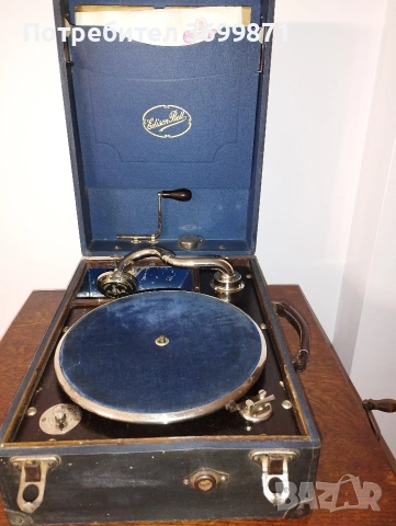 Стар грамофон.
