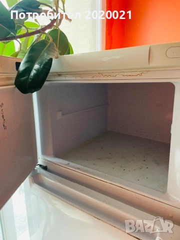 Хладилник с камера Hotpoint Aristotle A+, снимка 4 - Хладилници - 53063666