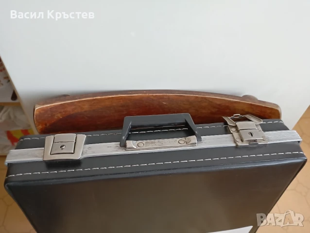 Дипломат. куфарче, Вратовръзки "Албена" и др. маркови, Папка СПОРТ ТОТО, Стар куфар, снимка 4 - Други ценни предмети - 51132843