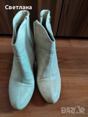 Светлобежови боти 38 номер, снимка 3 - Дамски боти - 51863013