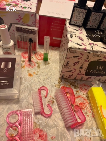 Продавам комплект за маникюр, снимка 8 - Продукти за маникюр - 52862520