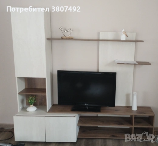 Отдава се  под наем Самостоятелен етаж от къща със собствен  вход,разположен  в Супер център 