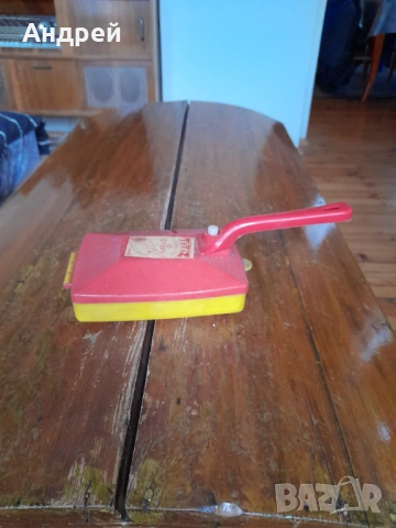 Стара подочистачка за маса Titiz