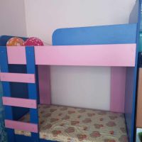 Детско легло на два етажа с три легла, снимка 1 - Мебели за детската стая - 45658317
