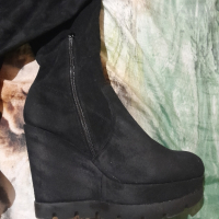 Дамски чизми на платформа, снимка 2 - Дамски ботуши - 45024085