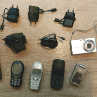 Стари телефони и зарядни за ремонт или за части., снимка 1 - Други - 44941007