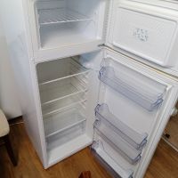 хладилник с фризер , снимка 5 - Хладилници - 45451612