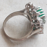 Дамски златен 18к пръстен с изумруд и брилянти, снимка 7 - Пръстени - 44978454