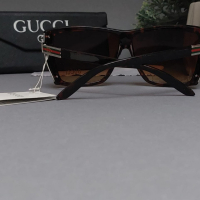слънчеви очила с кутия на марката и кърпичка на едро , снимка 13 - Слънчеви и диоптрични очила - 45042082