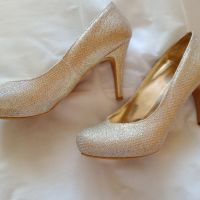 Български официални обувки.Цвят златисти с камани.40номер отговарят на 41., снимка 2 - Дамски обувки на ток - 45479745