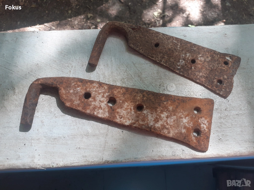 Стари ковани панти за врата порта, снимка 1