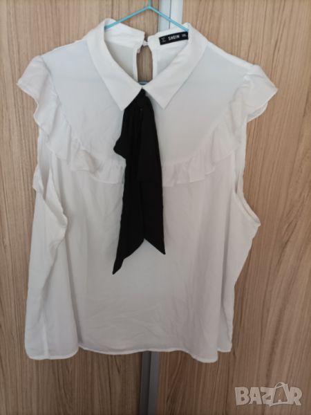 Бяла риза с черна панделка , снимка 1