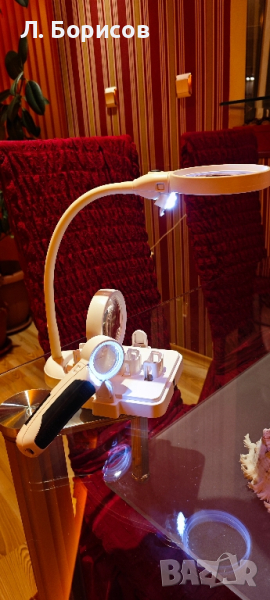 Настолна LED лампа лупа с 3 вида увеличение, снимка 1