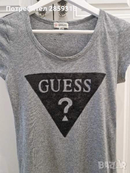 Дамска тениска Guess - размер S, сива с черни пайети, снимка 1