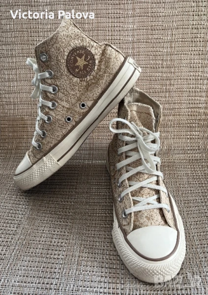 Скъпи златисти кецове CONVERSE оригинал, снимка 1