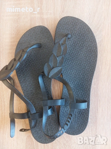 Маратонки и сандалети 