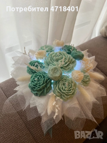Букети в кутия от соев восък, снимка 2 - Подаръци за жени - 53215882