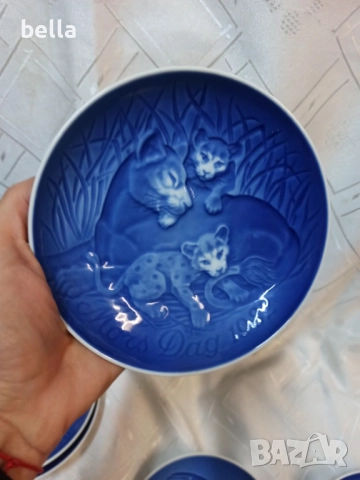 Порцеланова серия антикварни малки чинии за стена от серия Денят на майката - животни от 1970-1981 г, снимка 7 - Антикварни и старинни предмети - 52176223