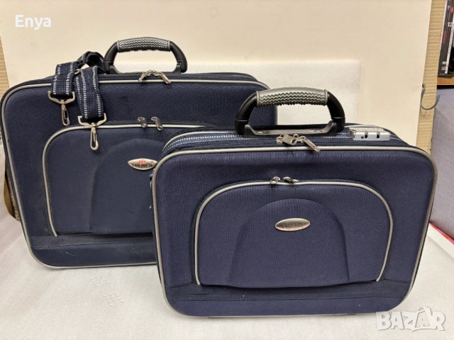 Комплект от два куфара с твърди стени - тъмносин цвят