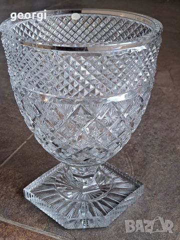 масивна кристална фасетирана ваза със столче Bohemia 