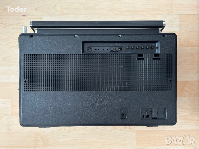 Grundig Satellit 3400 Professional, снимка 3 - Радиокасетофони, транзистори - 54234398