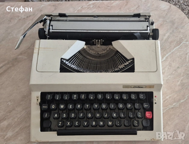 Стара пишеща машина Challenger 1954-1956, снимка 3 - Антикварни и старинни предмети - 53784208
