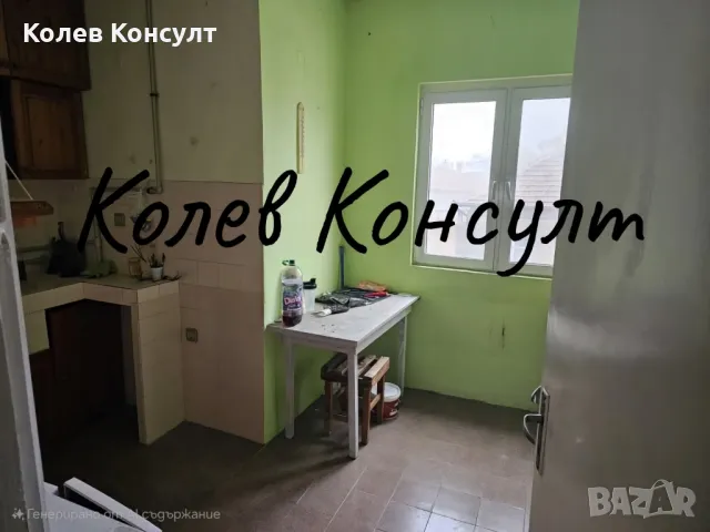 Продавам триетажна къща, снимка 3 - Къщи - 48673958