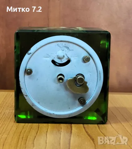 Стар механичен часовник, снимка 4 - Антикварни и старинни предмети - 49894024