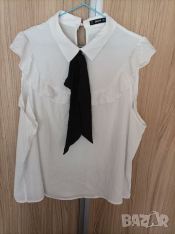 Бяла риза с черна панделка , снимка 1 - Ризи - 45481666