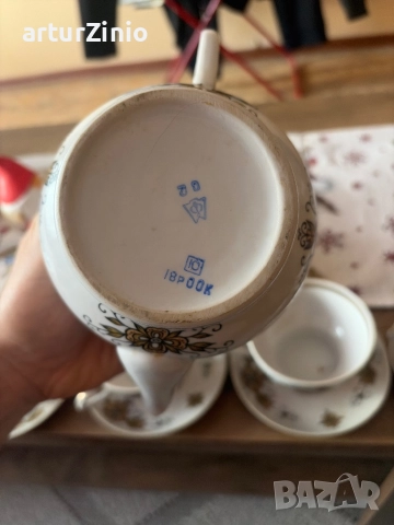 Порцеланов комплект за чай, снимка 6 - Сервизи - 52917307