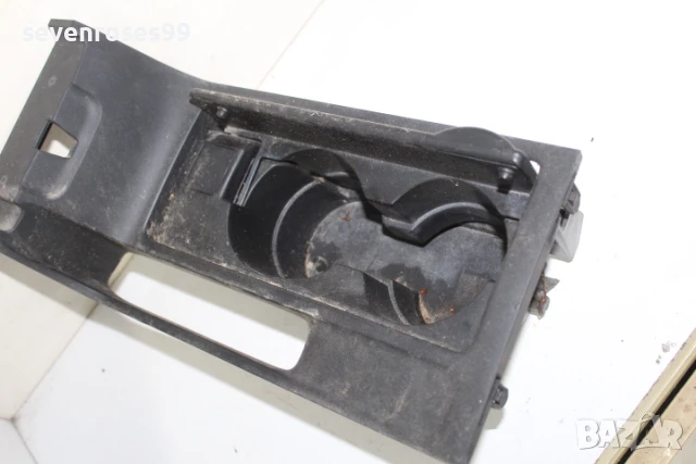 Поставка за чаши Мазда 3 2008 2.3i 158hp Mazda 3 седан  BP4K-64361, снимка 2 - Части - 51255557