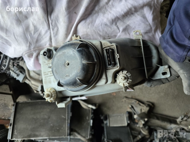 Десен фар за Фолксваген голф 3 , снимка 3 - Части - 52355828