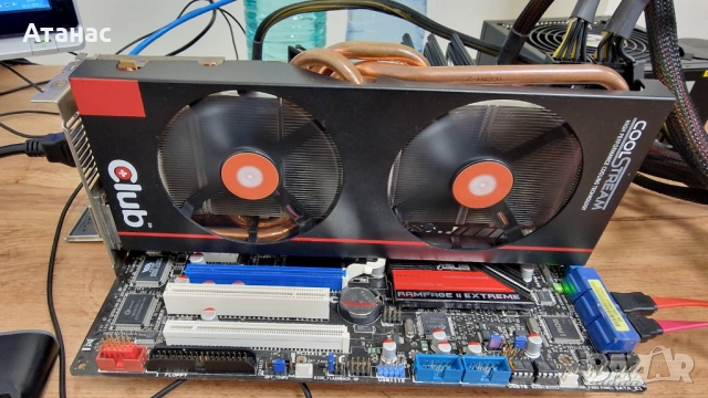 Club 3D HD 7970 royalQueen 3GB DDR5 384bit, снимка 5 - Видеокарти - 52482436